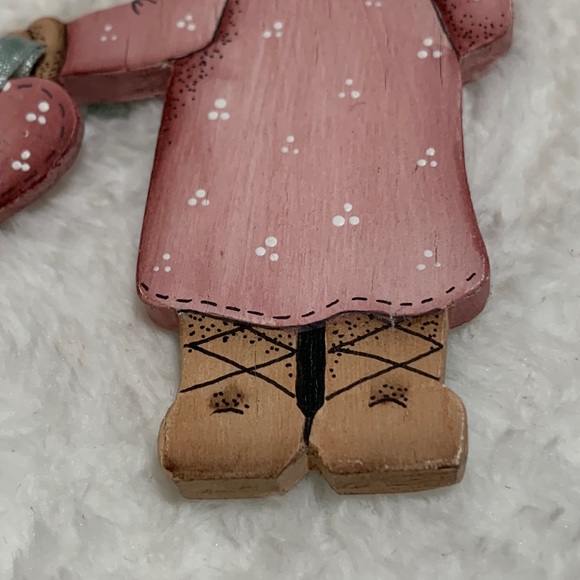 Alaska girl wood ornament Mary Harper #2 - Picture 6 of 14